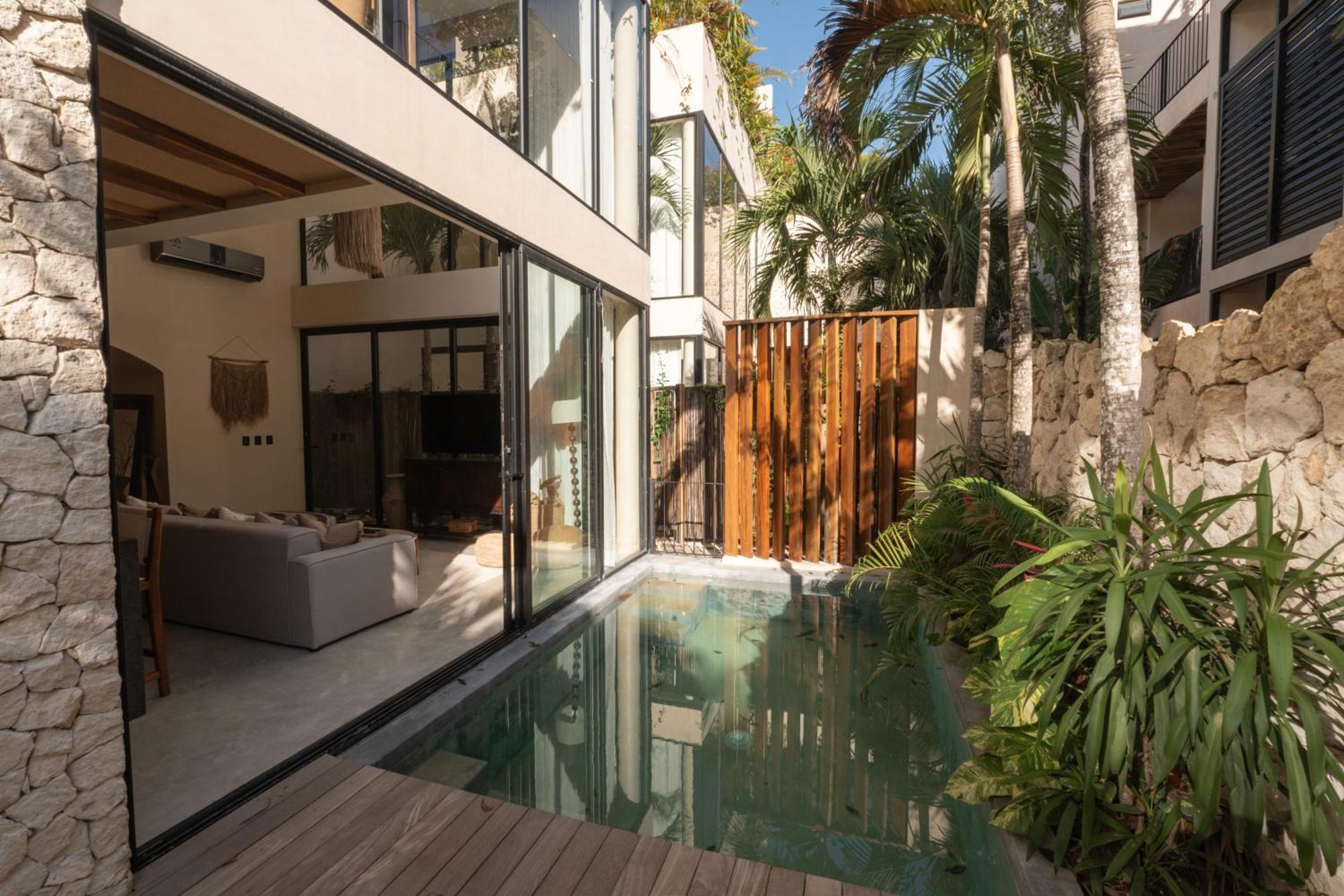 Luxe 3-br With Dual Private Pools Villa *