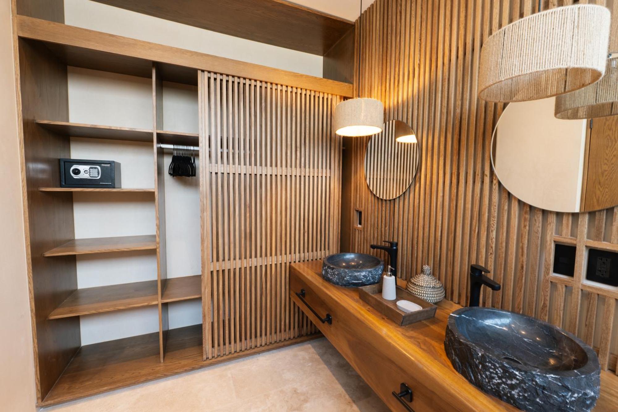 Luxe 3-br With Dual Private Pools Villa *